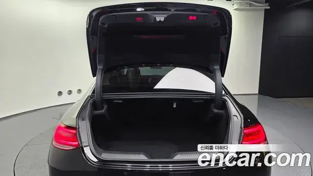 Mercedes-Benz CLS-Class 2021 — Photo 10/37