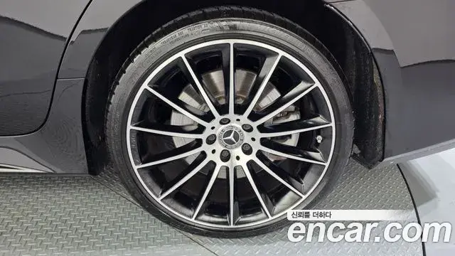 Mercedes-Benz CLS-Class 2021 — Photo 30/37