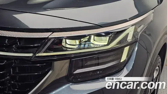 Kia Seltos 2023 — Şəkil 14/32