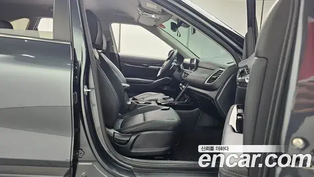 Kia Seltos 2023 — Şəkil 10/32