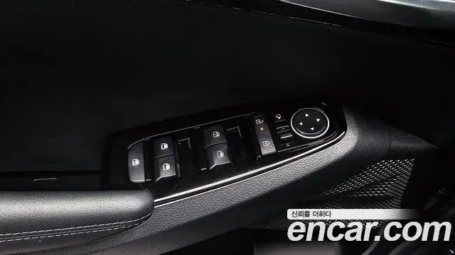 Kia Seltos 2023 — Şəkil 13/32