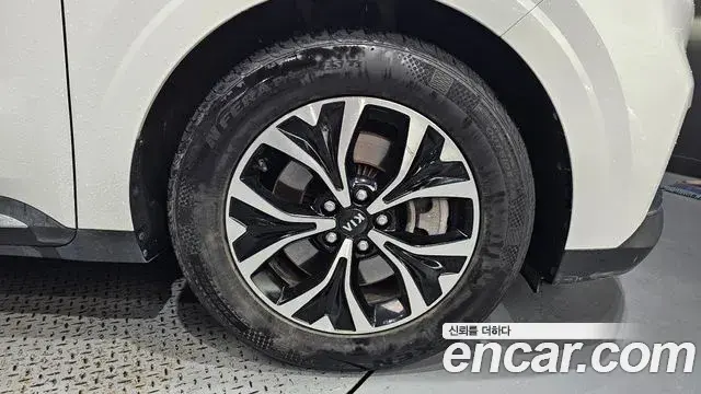 Kia Carnival 2021 — Photo 5/20