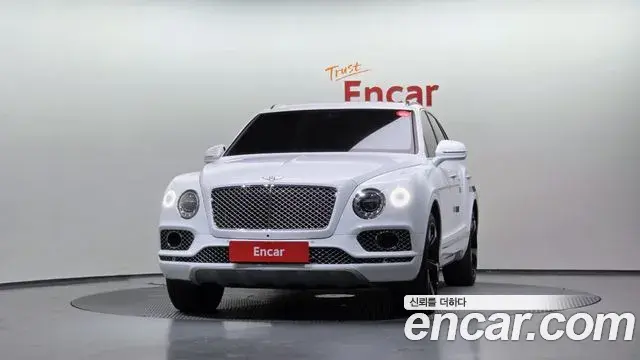 Bentley Bentayga 2018 — Şəkil 9/20