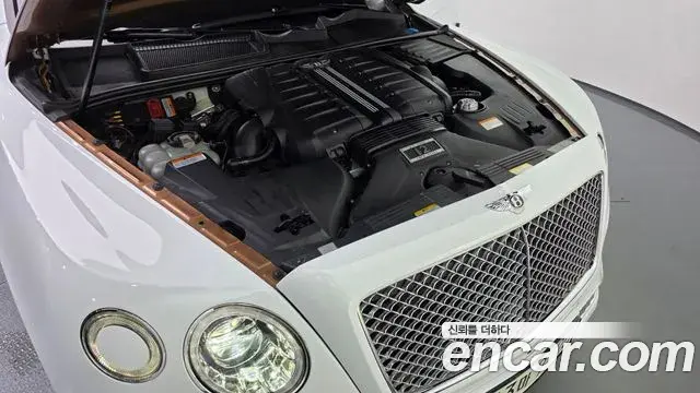 Bentley Bentayga 2018 — Şəkil 12/20