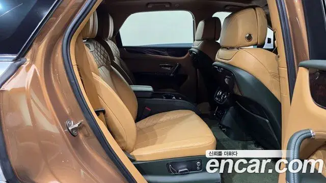 Bentley Bentayga 2018 — Şəkil 1/20