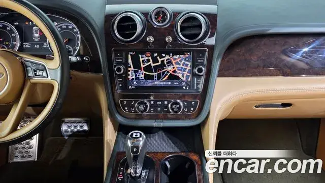 Bentley Bentayga 2018 — Şəkil 19/20