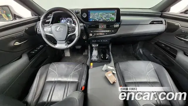 Lexus ES300h 2023 — ფოტო 4/20
