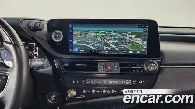 Lexus ES300h 2023 — ფოტო 1/20