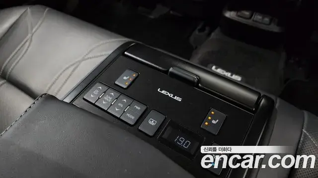 Lexus ES300h 2023 — ფოტო 5/20