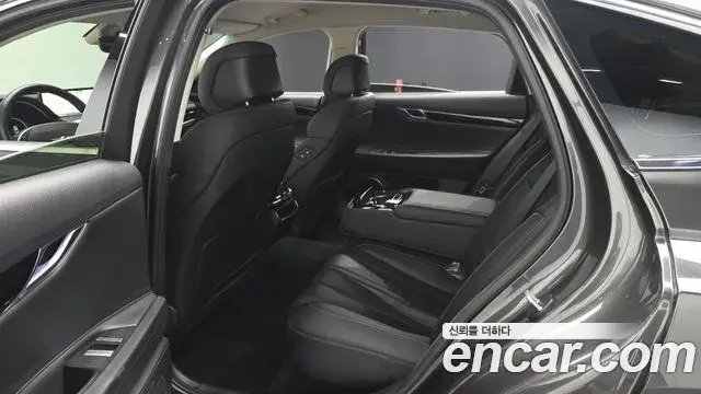 Genesis G80 2022 — Photo 28/32