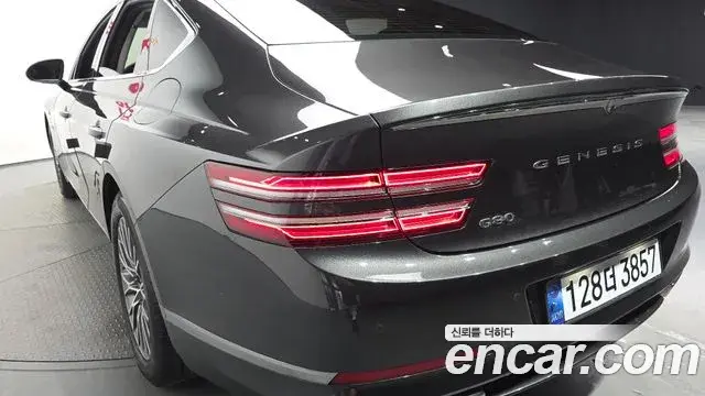 Genesis G80 2022 — Photo 29/32