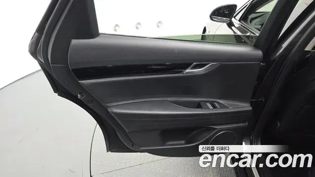 Genesis G80 2022 — Photo 21/32
