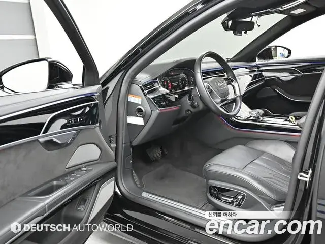 Audi A8 2021 — Фото 11/20