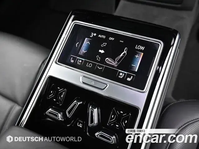 Audi A8 2021 — Фото 16/20
