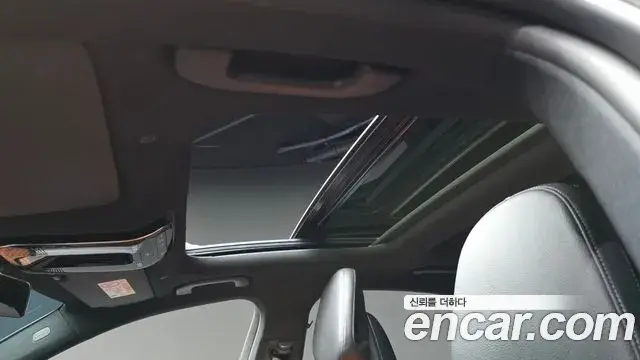 Mercedes-Benz C-Class 2023 — Şəkil 18/20