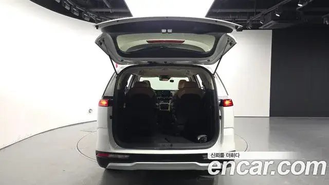 Kia Carnival 2021 — Фото 20/20