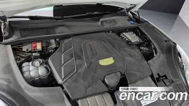 Porsche Cayenne 2021 — Photo 24/33