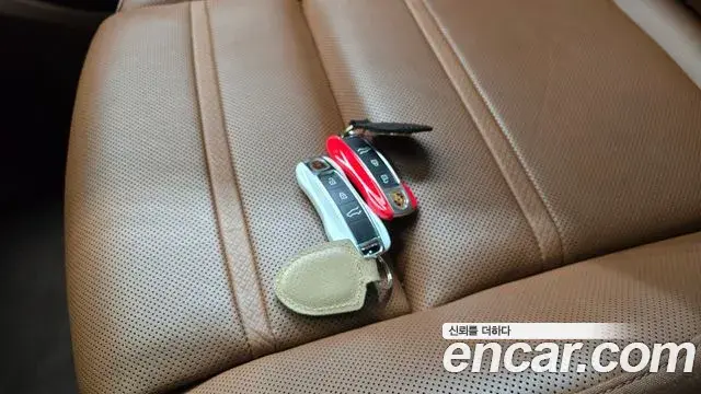 Porsche Cayenne 2021 — Photo 15/33