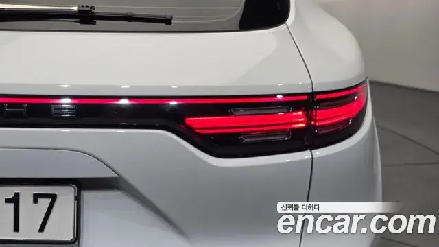 Porsche Cayenne 2021 — Photo 13/33