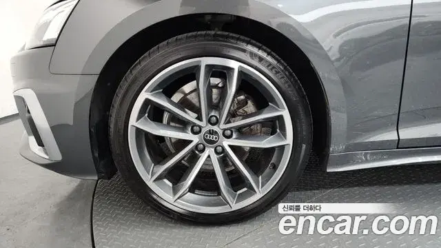 Audi A5 2022 — ფოტო 21/39