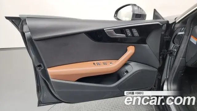 Audi A5 2022 — ფოტო 17/39