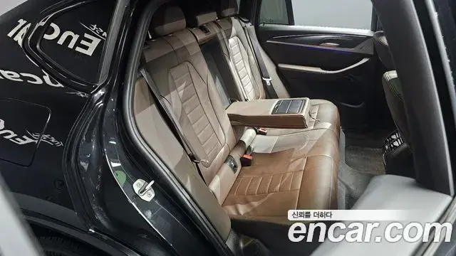 BMW X4 2022 — ფოტო 16/20