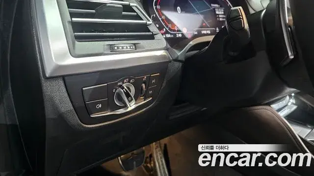 BMW X4 2022 — ფოტო 19/20