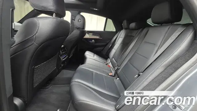 Mercedes-Benz GLE-Class 2023 — Фото 12/20