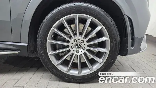 Mercedes-Benz GLE-Class 2023 — Şəkil 21/32