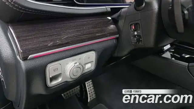 Mercedes-Benz GLE-Class 2023 — Şəkil 25/32