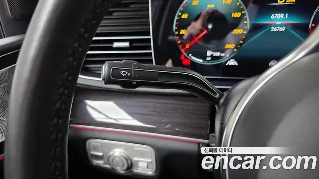 Mercedes-Benz GLE-Class 2023 — Şəkil 19/32