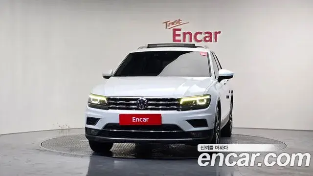 Volkswagen Tiguan 2019 — Şəkil 8/31