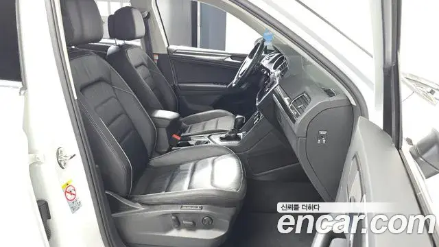 Volkswagen Tiguan 2019 — Şəkil 26/31