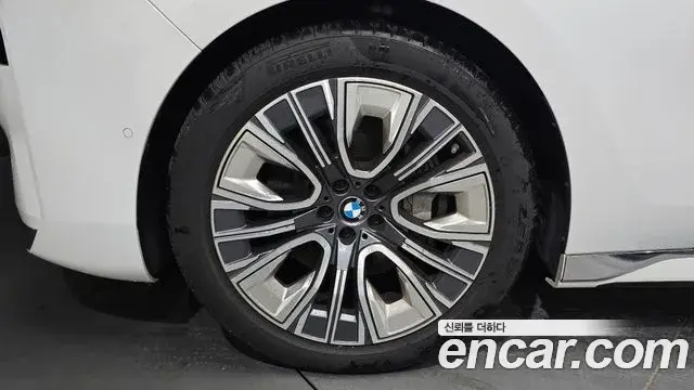 BMW 7 Series 2022 — Şəkil 19/34