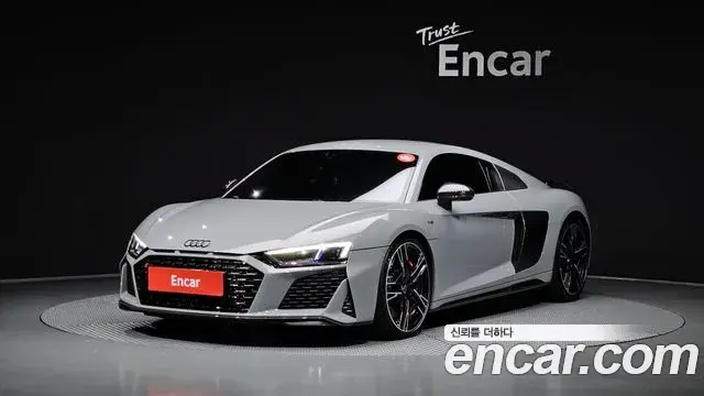Audi R8 2021 — Şəkil 1/30