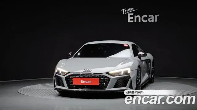 Audi R8 2021 — Şəkil 15/30