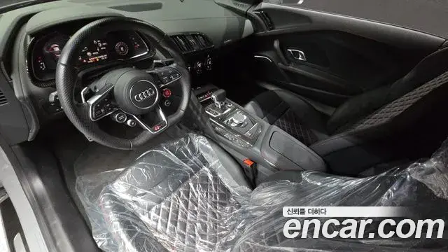 Audi R8 2021 — Şəkil 10/30