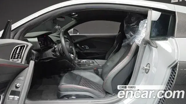 Audi R8 2021 — Şəkil 22/30