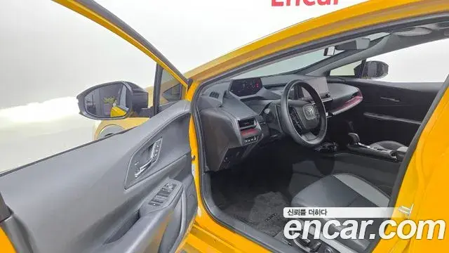 Toyota Prius 2026 — Şəkil 32/35