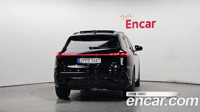 Audi Q5 2025 — Photo 19/36