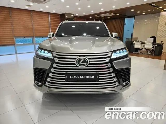 Lexus LX 2025 — Photo 12/15