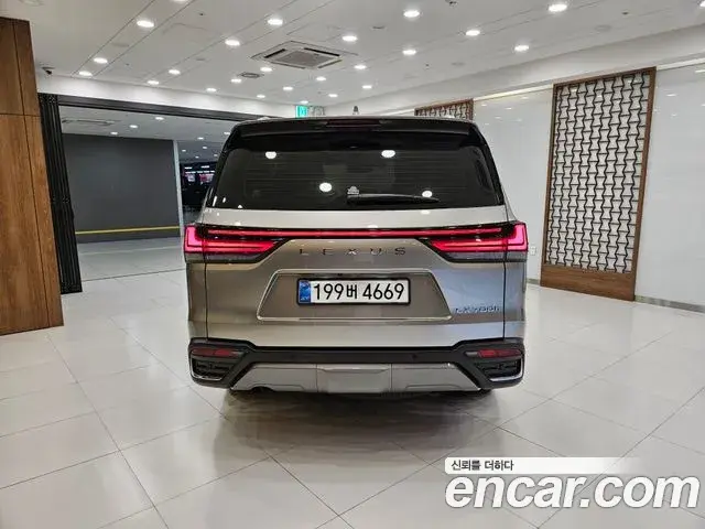 Lexus LX 2025 — Photo 9/15
