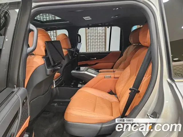 Lexus LX 2025 — Photo 6/15