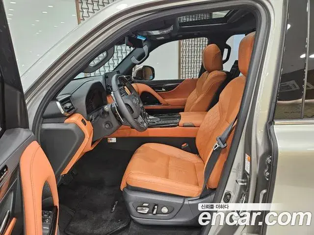 Lexus LX 2025 — Photo 7/15