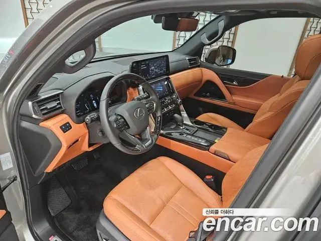 Lexus LX 2025 — Photo 14/15