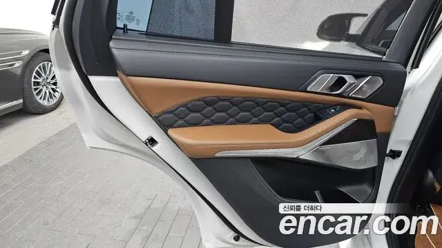 BMW X5M 2021 — Şəkil 19/36