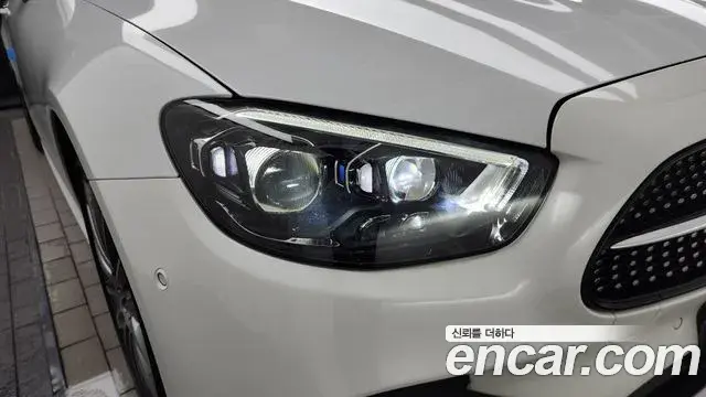 Mercedes-Benz E-Class 2022 — ფოტო 1/30