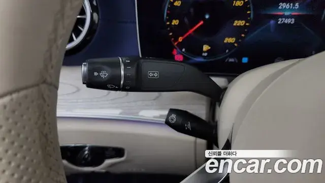 Mercedes-Benz E-Class 2022 — ფოტო 30/30