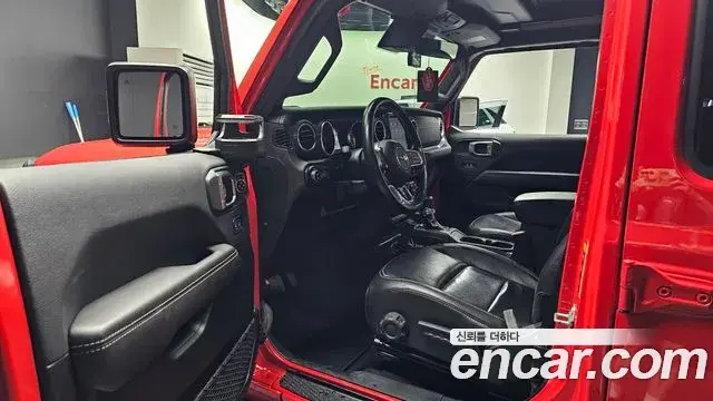 Jeep Wrangler 2021 — Фото 10/20