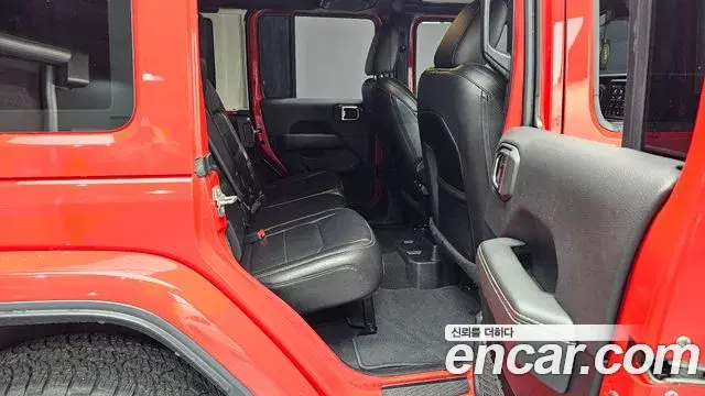 Jeep Wrangler 2021 — Фото 12/20